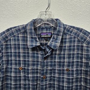 Patagonia Worn Wear Men's Blue Plaid Polo Size‎ Small